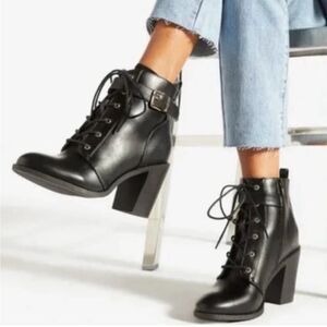 NIB Shoe Dazzle Dilly Block Heel Boottie